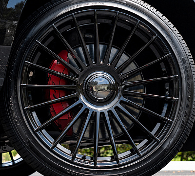 Фото дисков Vossen HF-8 на Cadillac Escalade V