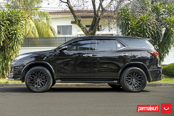 Toyota Fortuner II