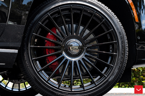 Фото дисков Vossen HF-8 Черный глянец на Cadillac Escalade V