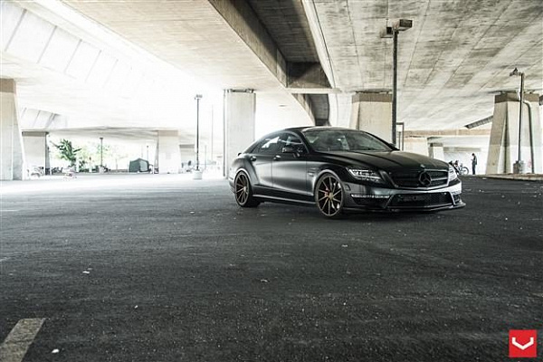 Фото дисков Vossen CVT Сатиновое темное золото на Mercedes-Benz CLS (C218)