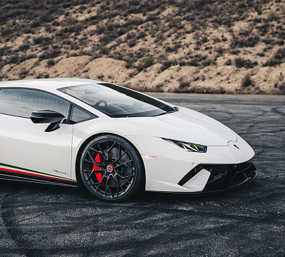 Фото дисков Brixton Forged PF10 на Lamborghini Huracan