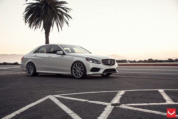 Фото дисков Vossen CVT Серебро на Mercedes-Benz E-Class (W212, S212, C207)