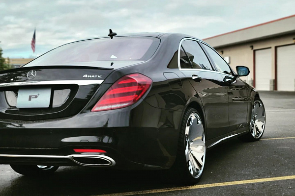 Фото дисков Giovanna Massis Черный глянец на Mercedes-Benz S-Class (W222, C217)