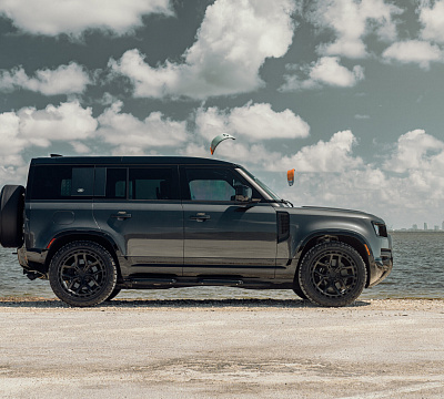 Фото дисков Vossen UV-X на Land Rover Defender II