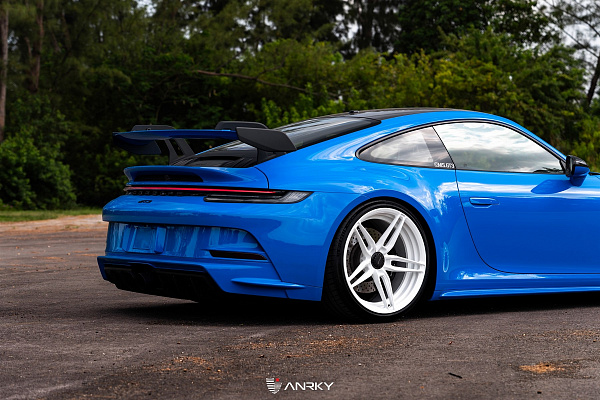 Фото дисков Anrky AN27 Белый глянец на Porsche 911 VIII