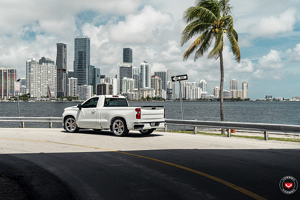 Фото дисков Vossen M-X5 (3-Piece) Глянцевый лак на Chevrolet Silverado IV