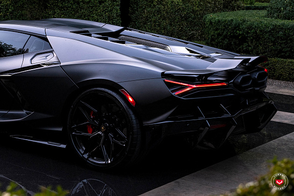 Фото дисков Vossen S21-08 Черный глянец на Lamborghini Revuelto
