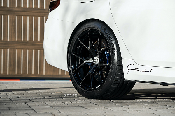 Фото дисков Strasse Wheels SM5R Deep Concave Monoblock Другой цвет на BMW 5/M5 (G30/F90)