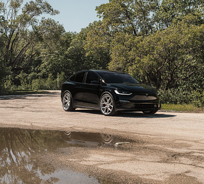 Фото дисков Vossen HF-5 на Tesla Model X