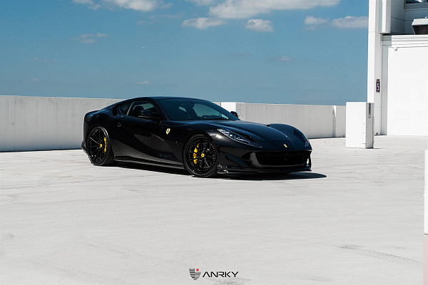 Фото дисков Anrky AN38 Черный сатин на Ferrari 812