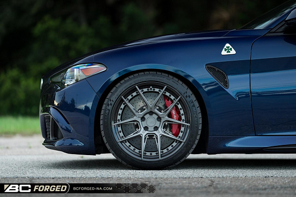Фото дисков BC Forged HCA381 Сатиновый графит на Alfa Romeo Giulia II (952)