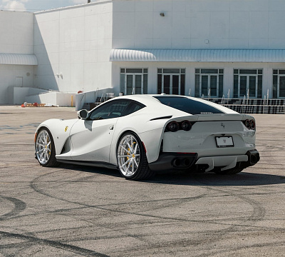 Фото дисков Anrky AN28 на Ferrari 812