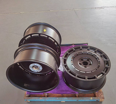 22" диски в стиле Vossen LC3-11 в цвете черный сатин