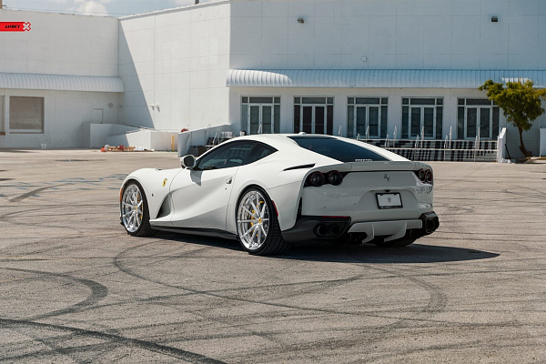 Фото дисков Anrky AN28 Полированный лак на Ferrari 812