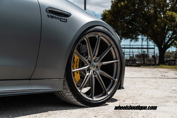 Фото дисков HRE P104SC Сатиновый тонированный лак на Mercedes-Benz AMG GT I