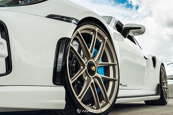 Фото дисков 1886 Wheels XR001 Сатиновая шампань на Porsche 911 VIII