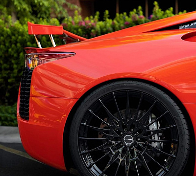 Фото дисков Brixton Forged HS1 на Lexus LFA