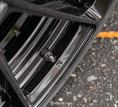 Фото дисков Anrky AN28 на Tesla Model S