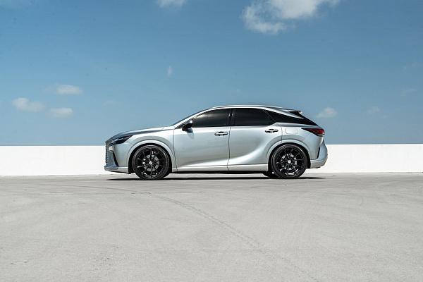 Фото дисков HRE P204 Черный сатин на Lexus RX V