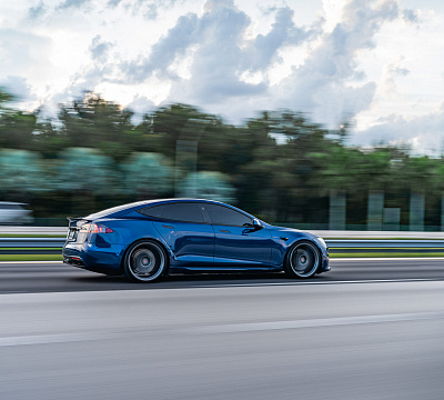 Фото дисков Vossen S17-04 на Tesla Model S