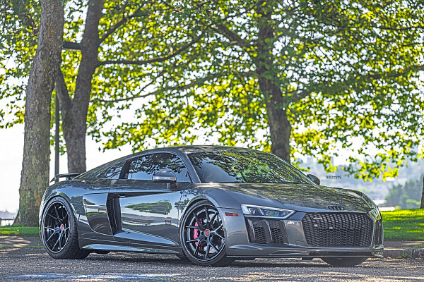 Фото дисков Strasse Wheels SM5R Deep Concave FS Черный глянец на Audi R8 (4S)