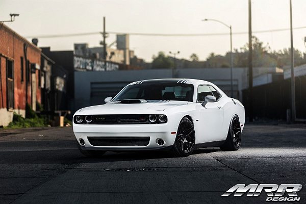 Фото дисков MRR FS01 Черный глянец на Dodge Challenger III