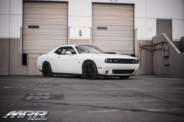 Фото дисков MRR M392 Черный сатин на Dodge Challenger III