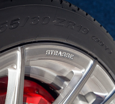 Фото дисков Strasse Wheels SV12 Deep Concave Duoblock на Dodge Viper