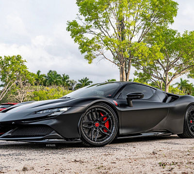 Фото дисков Strasse Wheels SV4-RS Deep Concave FS на Ferrari SF90