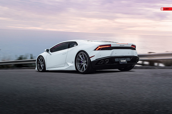 Фото дисков Anrky AN32 Глянцевый темный лак на Lamborghini Huracan