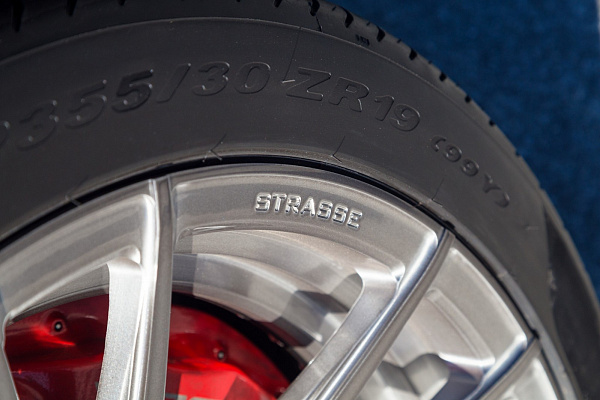 Фото дисков Strasse Wheels SV12 Deep Concave Duoblock Глянцевый темный лак на Dodge Viper