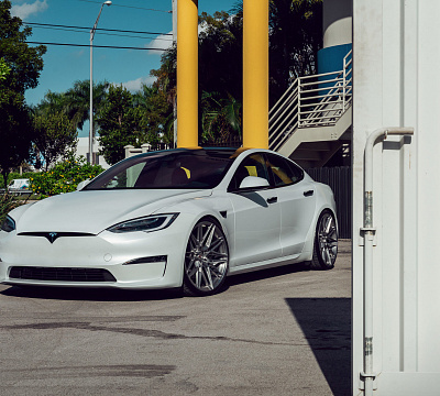 Фото дисков Vossen EVO-5R на Tesla Model S