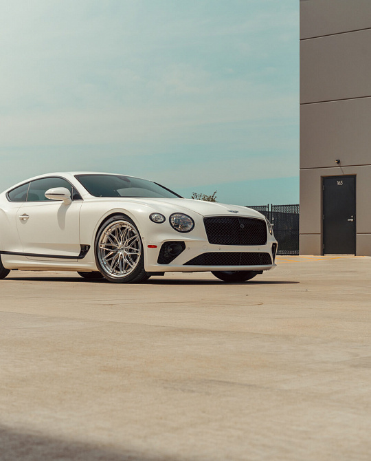 Фото дисков VPS-4 (3-Piece) Полированный лак на Bentley Continental GT III