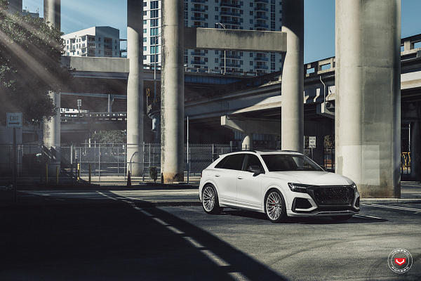 Фото дисков Vossen EVO-5 Глянцевый лак на Audi Q8