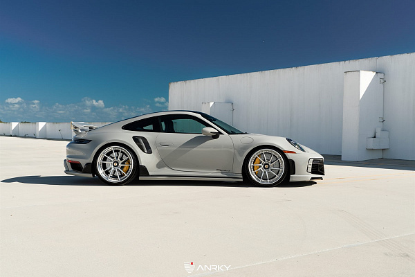 Фото дисков Anrky AN33 Сатиновый лак на Porsche 911 VIII