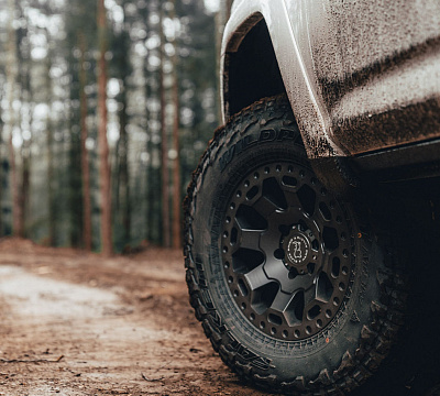 Фото дисков Black Rhino WARLORD на Toyota 4Runner V