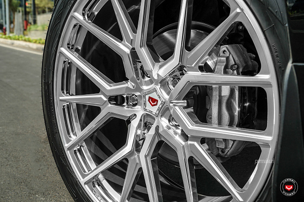 Фото дисков Vossen M-X3 Глянцевый лак на Toyota Land Cruiser 200