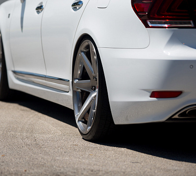 Фото дисков Vossen CG-207 на Lexus LS IV