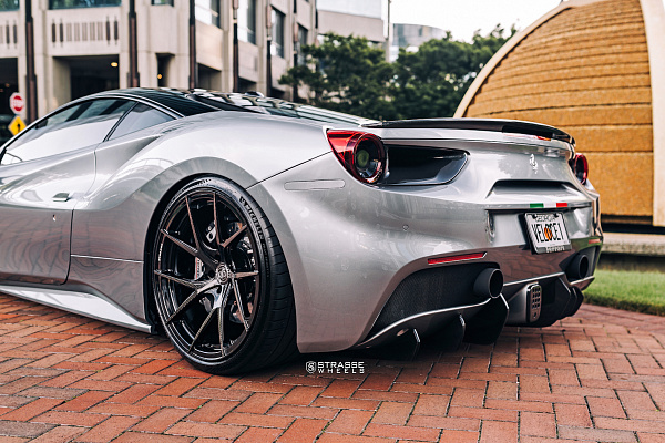 Фото дисков Strasse Wheels SM5RT Deep Concave Monoblock Другой цвет на Ferrari 488