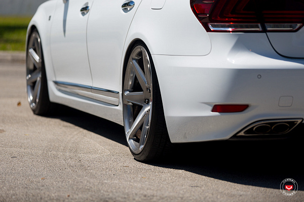 Фото дисков Vossen CG-207 Глянцевый лак на Lexus LS IV