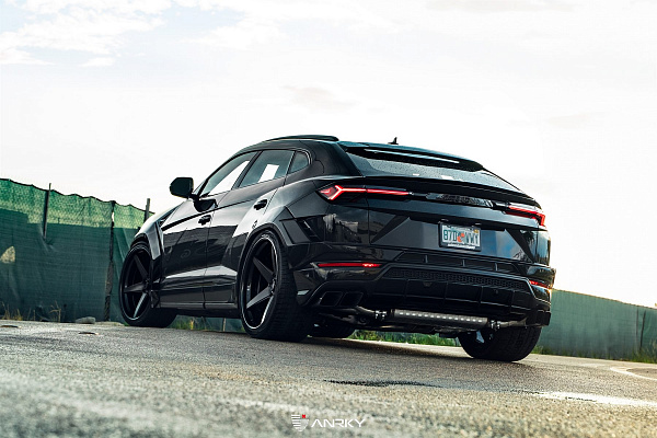 Фото дисков Anrky RS5.3 Черный сатин на Lamborghini Urus