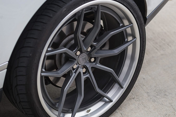 Фото дисков Anrky AN31 Сатиновый графит на Range Rover IV