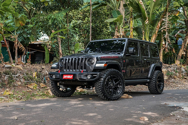 Фото дисков 4PLAY 4P55 Черный глянец на Jeep Wrangler IV (JL)