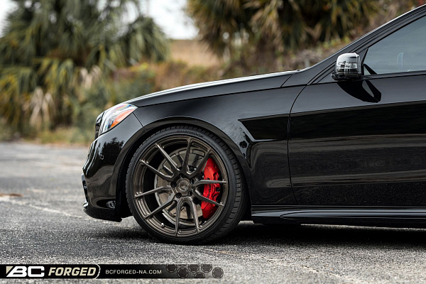 Фото дисков BC Forged EH172 Глянцевый темный лак на Mercedes-Benz E-Class (W212, S212, C207)