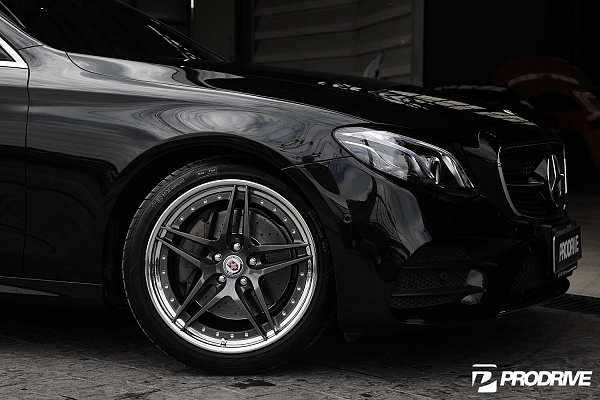 Фото дисков HRE S107 Глянцевый графит на Mercedes-Benz E-Class (W213, S213, C238)