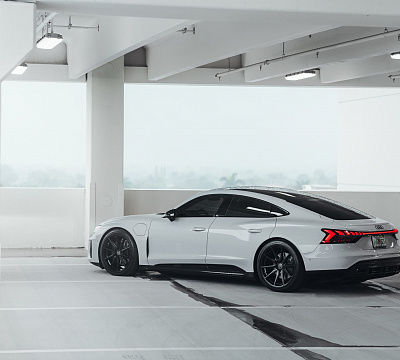 Фото дисков Vossen HF-3 на Audi E-tron GT