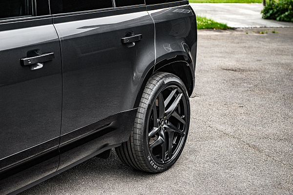 Land Rover Defender II