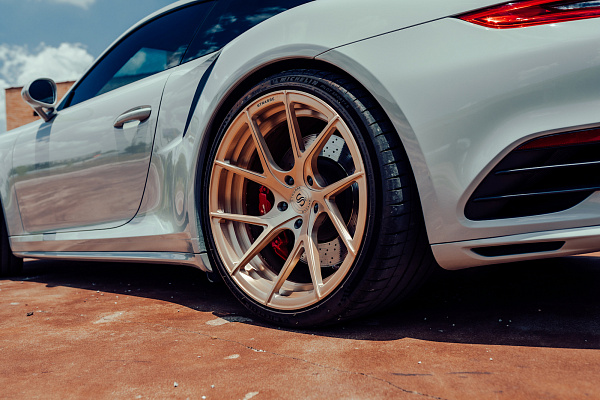 Фото дисков Strasse Wheels SM5RT Deep Concave Duoblock Сатиновая шампань на Porsche 911 VII