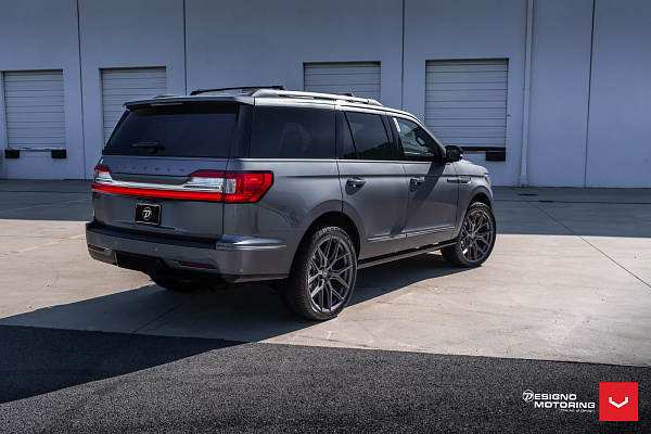 Фото дисков Vossen HF6-4 Сатиновый графит на Lincoln Navigator IV