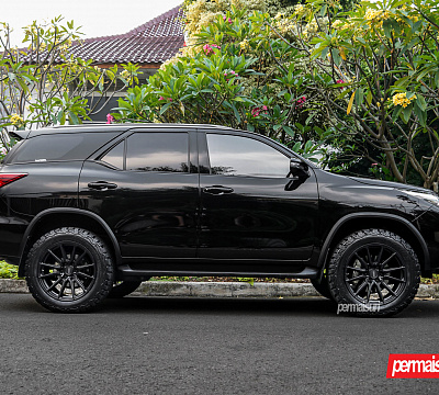Фото дисков Vossen HF6-1 на Toyota Fortuner II